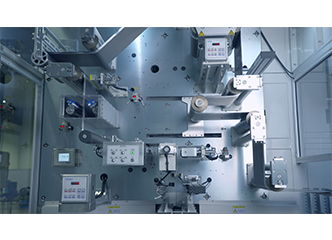 多工位裁斷疊片一體機(jī)